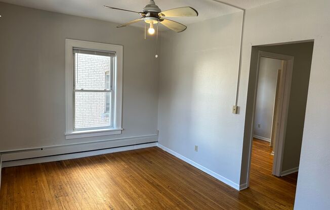 2 beds, 1 bath, 680 sqft, $1,325, Unit 202