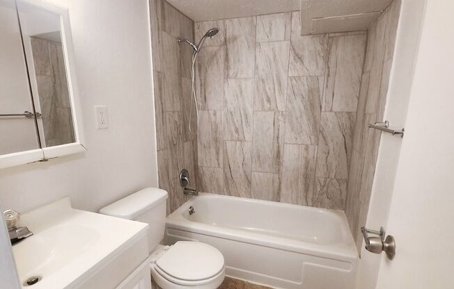 Charming 2-Unit Home in Central Greeley – Pet Friendly with Shared Yard