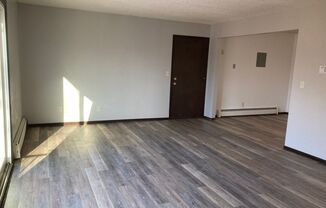 2 beds, 1 bath, $775, Unit Apt 10