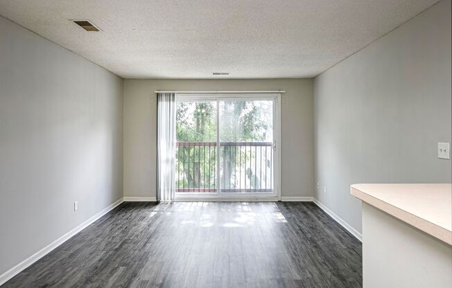 2 beds, 2 baths, 750 sqft, $925, Unit 134