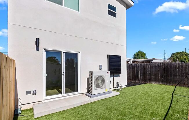 Charming 3 Bed / 2 Bath Steps from SDSU with Private Backyard