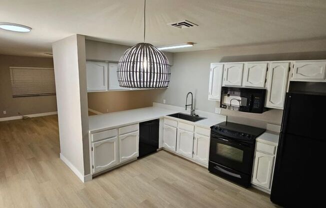 1 bed, 1.5 baths, $1,200, Unit # B