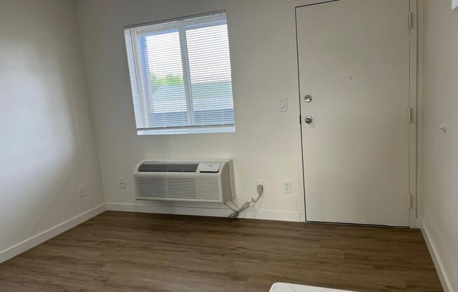 1 bed, 1 bath, 304 sqft, $965, Unit Unit 207