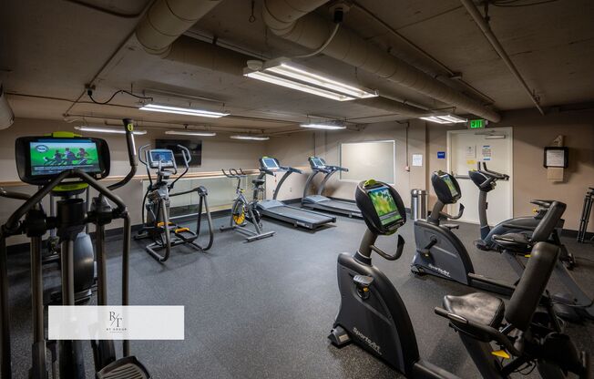 2 beds, 2 baths, $3,500, Unit APARTMENT 533