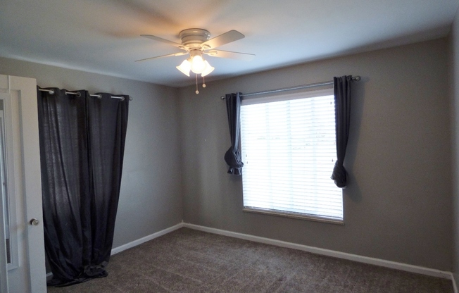 Great 4 Bd Home in Murray