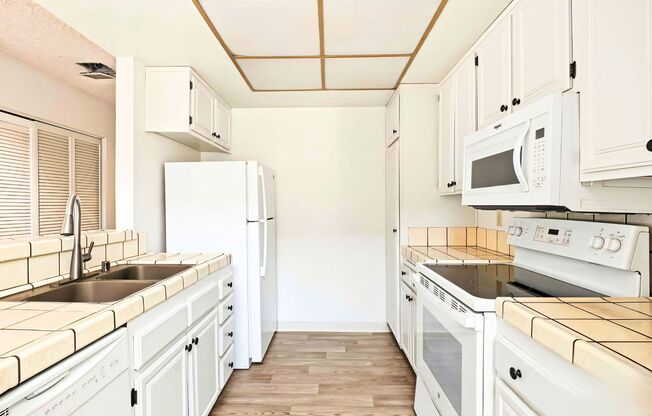 Lovely, Light-Filled 2 Bedroom, 2 Bath Condo