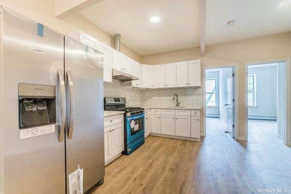 3 beds, 1 bath, 1,100 sqft, $3,000, Unit 3FL