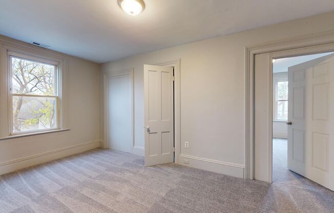 4 beds, 1 bath, 1,692 sqft, $1,150, Unit 3114 W 73rd Street Up