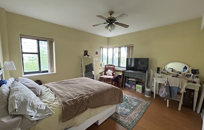 5056 North MARINE Drive