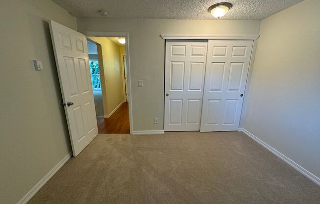 2 beds, 1 bath, 850 sqft, $1,600, Unit 44