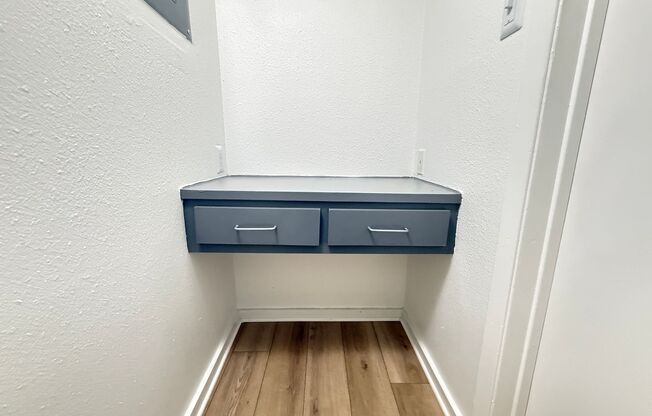 2 beds, 1 bath, 954 sqft, $1,654, Unit RRO-113