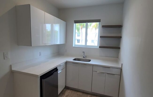 STUDIO APARTMENT | MIAMI BEACH