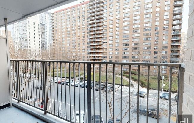 3 beds, 2 baths, 1,000 sqft, $7,295, Unit 11R
