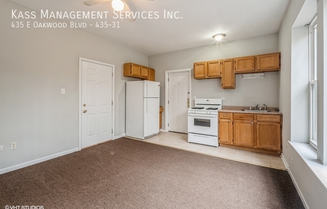 435 E Oakwood Blvd