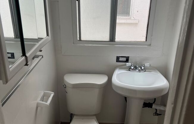 Studio, 1 bath, $825