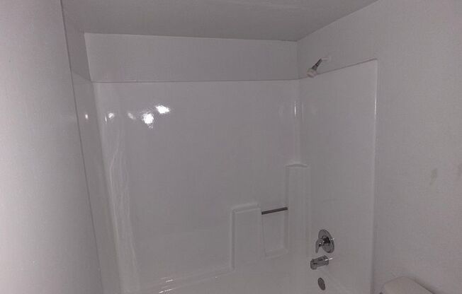2 beds, 1 bath, 726 sqft, $1,099
