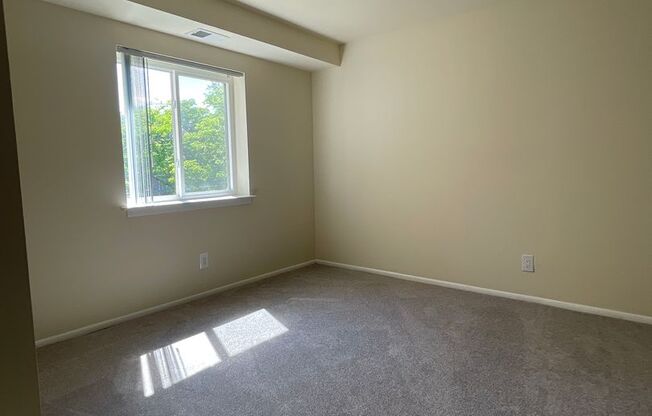 2 beds, 2 baths, 1,000 sqft, $1,925, Unit 14227 #203