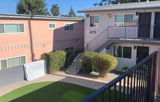 2 beds, 1 bath, $2,000, Unit 4373-C