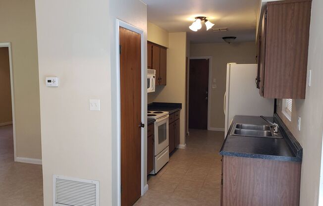 2 beds, 2 baths, $1,750