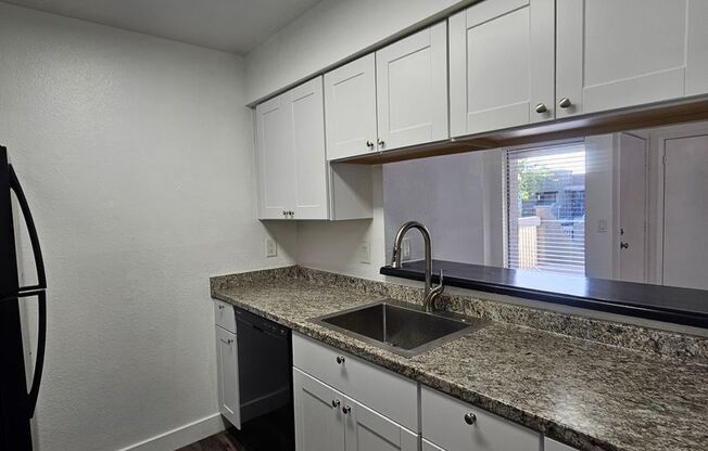 1 bed, 1 bath, 680 sqft, $1,250, Unit 323