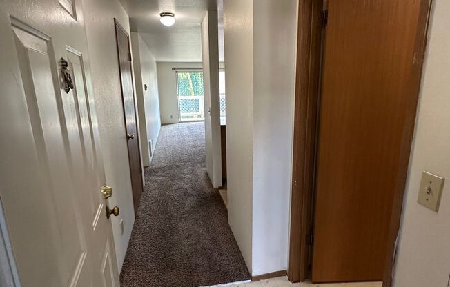 2 beds, 1.5 baths, 950 sqft, $1,650, Unit B206