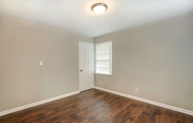 1 bed, 1 bath, $1,300, Unit A