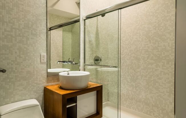 2 beds, 2 baths, 2,150 sqft, $4,700, Unit 03