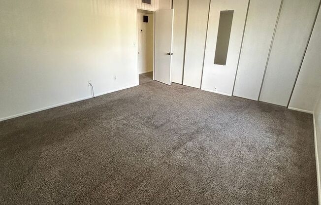 2 beds, 1 bath, $1,200, Unit # #D