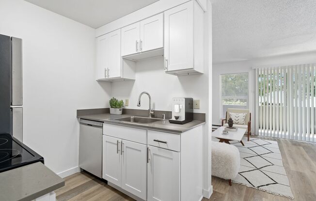 2 beds, 1 bath, 860 sqft, $1,795, Unit 18