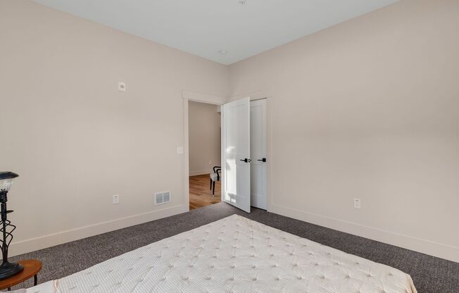 1 bed, 1 bath, 579 sqft, $1,350, Unit 13