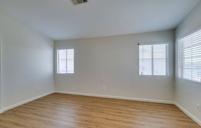 3-Bedroom Home with Upgraded Cooling & Great Entertaining Space – NLV