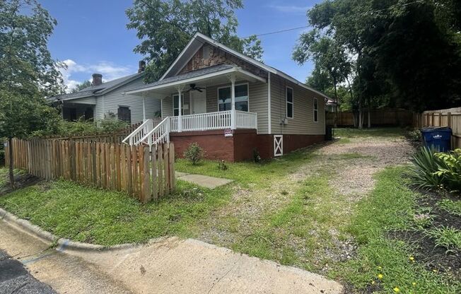 2 Bedroom 1 Bathroom house Downtown Raleigh!