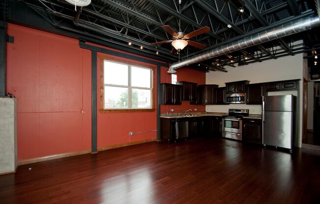 2 beds, 1 bath, 950 sqft, $1,150, Unit AW L-10