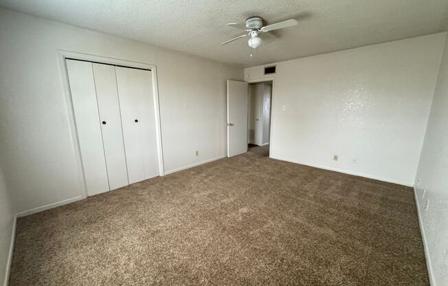 2 beds, 1 bath, 942 sqft, $695, Unit Apt A