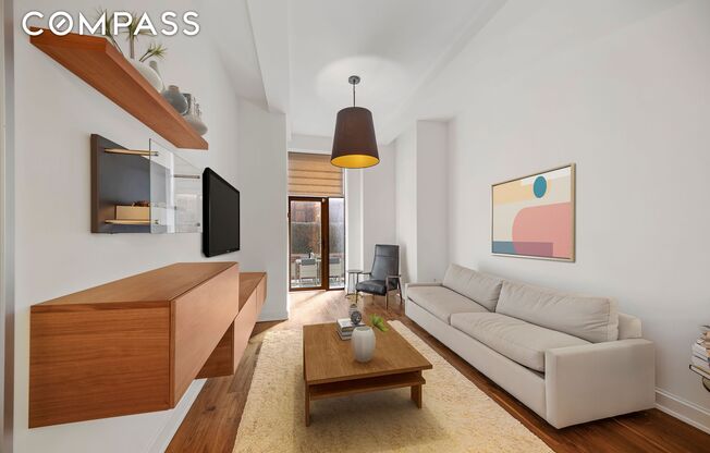 140 W 22 ST
