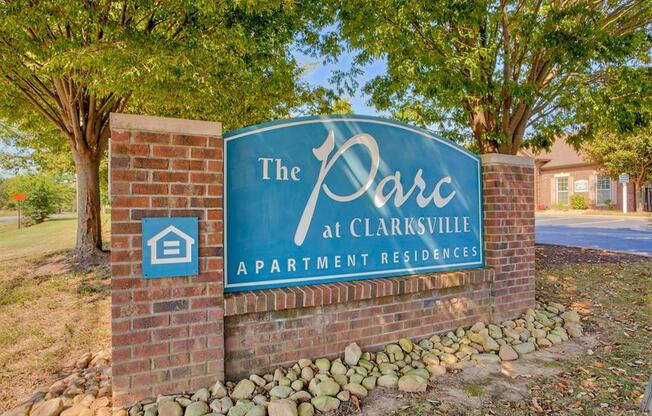 The Parc at Clarksville apartments in Montgomery County Tennessee photo of monument sign