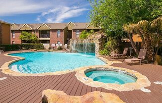 Oaks of Westlakes Apartments