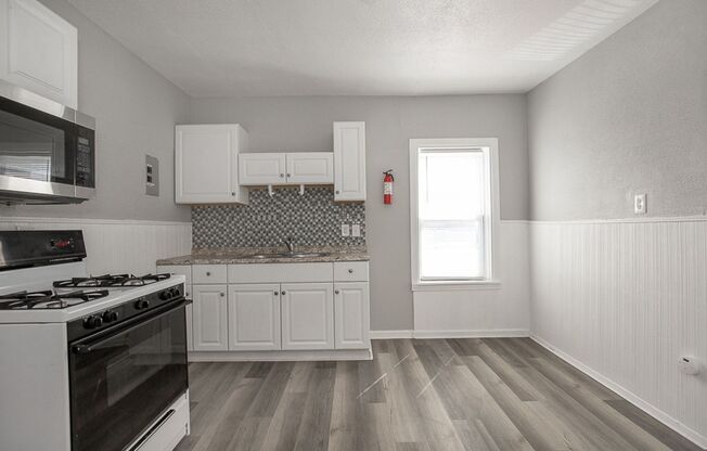 14222 Lorain Road, Cleveland, OH 44111