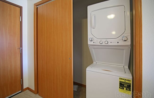 1 bed, 1 bath, 703 sqft, $895, Unit 106