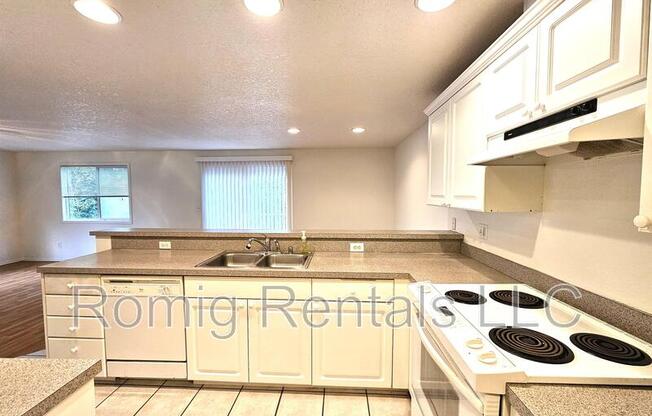 9703 NE TENNY CRK DR