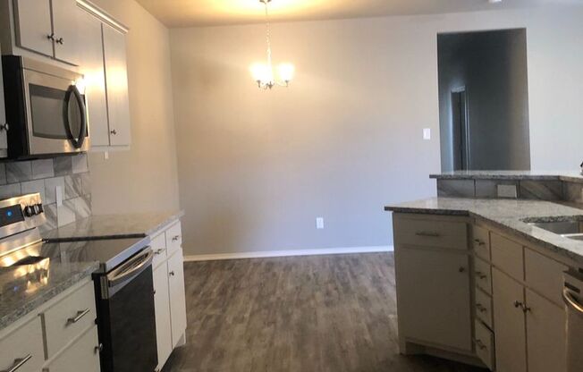 3 beds, 2 baths, 1,500 sqft, $1,350, Unit A