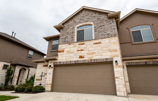 Spacious 4 Bed, 2.5 Bath Home with Fenced Yard & Garage – Comfort Meets Convenience!