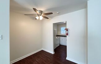 2 beds, 1 bath, $850, Unit MA9120