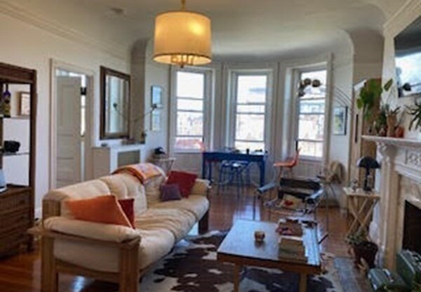 1 bed, 1 bath, 581 sqft, $3,500, Unit 5B