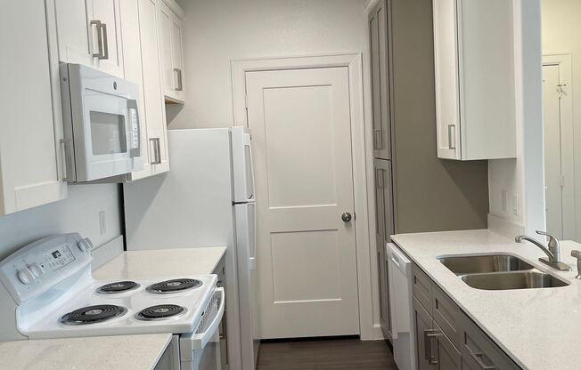 2 beds, 2 baths, 1,015 sqft, $1,350