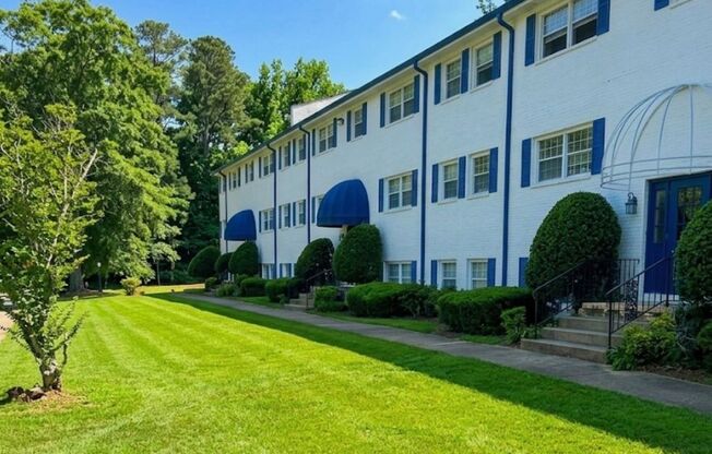 2 beds, 1 bath, $1,395, Unit 3230-06