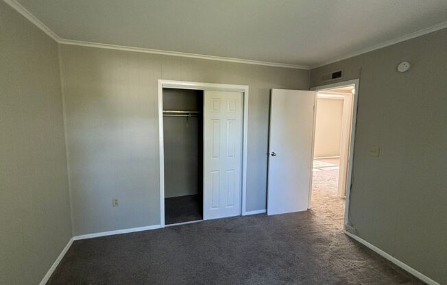 1 bed, 1 bath, 700 sqft, $1,050