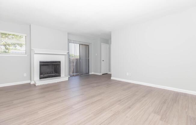 2 beds, 2 baths, 1,076 sqft, $1,220