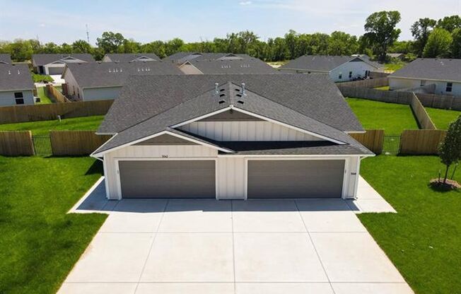 5042 - 5044 S. Sycamore Ct.