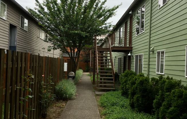 2 beds, 1 bath, 669 sqft, $1,245, Unit 39